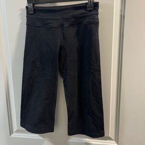 Lululemon Crop Leggings Women's Black Shorts Size 4
